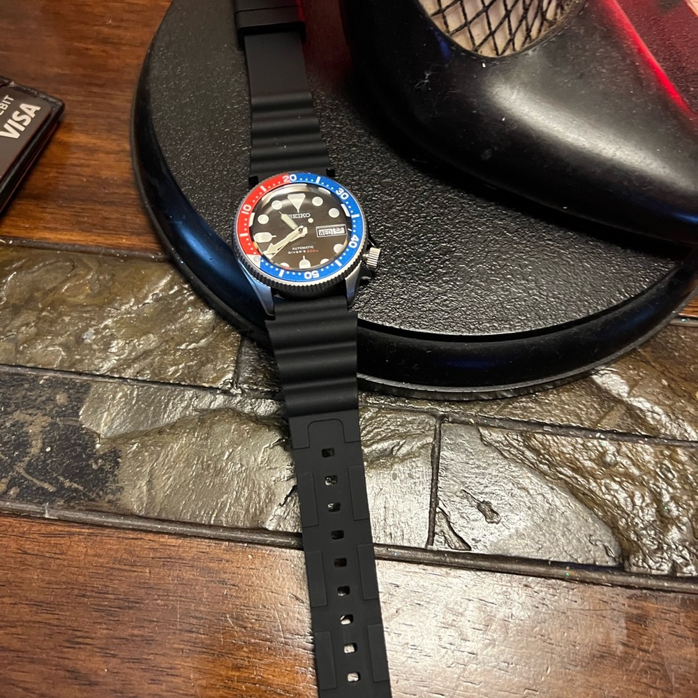 SEIKO turtle automatic diver 200 Safire Cristal like new no box 38 mm